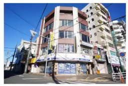 みずほ台駅徒歩2分の好立地物件。 駅からのアクセス良好な立地に位置する物件です。 ロータリーに面しており視認性も◎！！外観