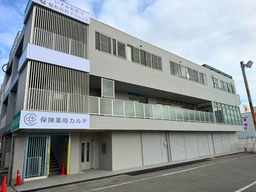 TOABOショッピングセンター医療モール棟　駐車場256台・2時間まで無料　幹線道路沿いで視認性◎外観