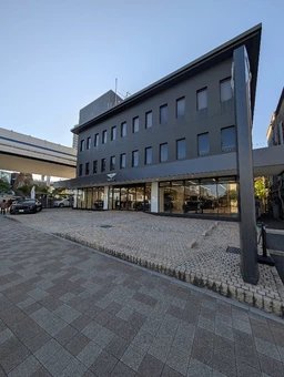 メリケンパーク隣接のベイエリア / 一棟賃貸ビル外観