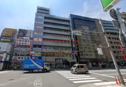 【秋葉原駅電気外南口１分】２１７坪３階。秋葉原駅前通り、交差点前ビル。【事務所、倉庫のみのご案内。他業種不可】外観