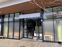 松井山手駅 徒歩2分 SC内飲食エリア 現況:カフェ 1F店舗 【飲食可】外観