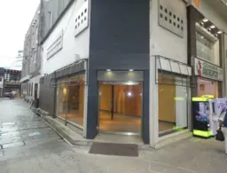 吉祥寺駅 徒歩2分 吉祥寺駅前アーケード商店街の好立地！　1～2階外観