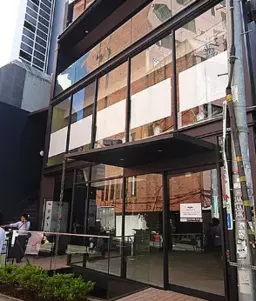 表参道駅 徒歩3分 現況:カフェ 飲食居抜き物件 【飲食可】外観