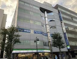 本厚木駅徒歩5分　⻭科クリニックと同フロア