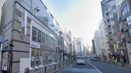 早稲田通り・B1F・天井高約3.8ｍ外観