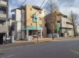 駐車場付き路面店舗です！業種等お気軽にご相談ください【飲食店・眼科不可】