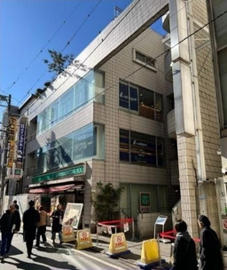 ≪新大久保駅 徒歩1分｜B1階・144.44㎡｜カフェ居抜き≫外観