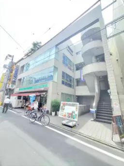 新大久保駅 徒歩1分　専用階段あり地下1階スケルトン物件 【業種相談】