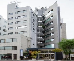 骨董通り面す!飲食店可能物件!B1Fへの専用入口有り!