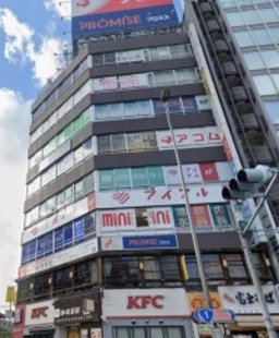 五反田駅徒歩1分！看板箇所多数！ロータリーに面した視認性抜群の角地物件！