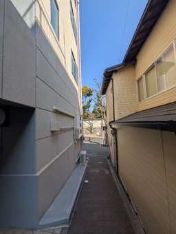 北野異人館エリア｜ウラロジ・日当たり良好区画外観