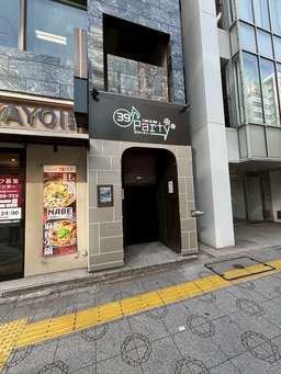 重飲食相談可・厨房設備充実！ ≪物件概要≫ 人気の神田駅至近！カフェバー居抜き物件！外観