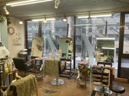 大島駅A1出口から徒歩3分！2階15坪の美容室居抜き物件！外観