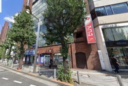 新宿駅徒歩２分！旧アルタ前交差点近く！