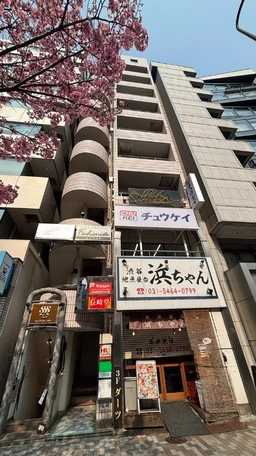 明治通り沿い！美容サロン居抜き相談可！クリニック等の業種も相談できます。看板スペースあり（料金別途）　。外観