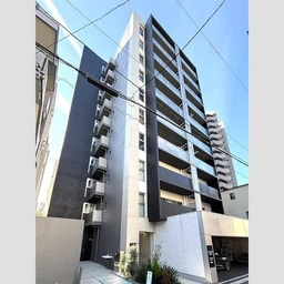 駐車場付き店舗外観