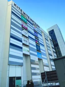 松戸駅 徒歩4分 スケルトン物件 【飲食業のみ募集】