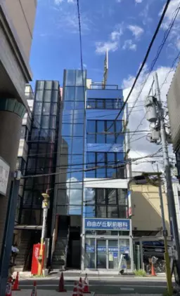自由が丘駅 徒歩3分 2F 現況:事務所仕様 【飲食不可】駅近好立地！美容テナントにおすすめ！詳細業種はご相談ください。外観