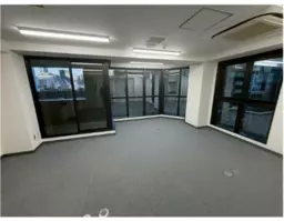 表参道駅 徒歩6分 現況:その他居抜きなど物件 【飲食可】カフェ・喫茶店・バー・クラブ・スナックなど外観