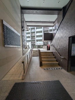 貸室内に専用トイレあり・オフィス以外の用途もご相談可能です