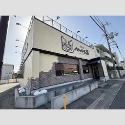 ロードサイド店舗外観