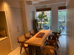 麻布十番駅徒歩3分 商店街沿いのカフェ居抜き物件です外観