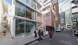 【表参道駅３分】１階４１坪。天高３m以上あり。白を基調とした陽の光入る空間です。【飲食不可】