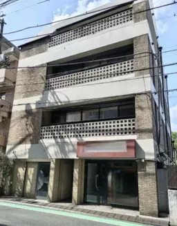 日吉駅 徒歩5分 　普通部通り沿い　地下2階～地下1階