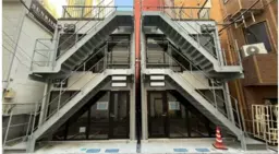 【重飲食可】八王子駅 徒歩2分/深夜営業可能 /前面ガラス張り/ 看板取付スペースあり！★