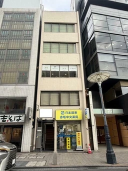 赤坂駅 徒歩3分 一ツ木通り沿い 2F店舗【飲食不可】