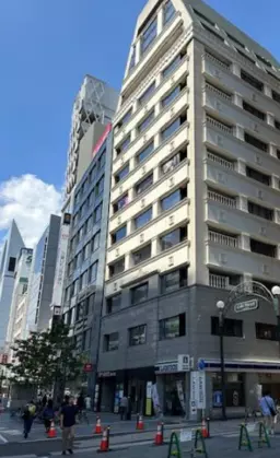 なんば駅 徒歩2分 御堂筋沿い 3F〈301号室〉スケルトン物件 【飲食不可】