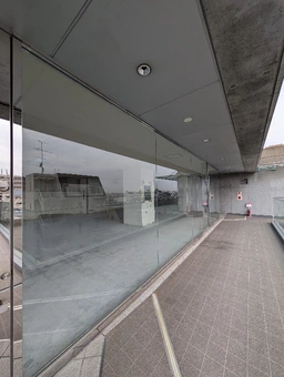 阪急岡本駅1分｜石畳商店街の隠れ家的デザインビル