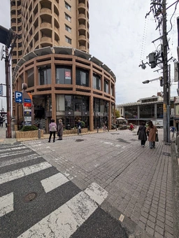 JR摂津本山駅前ランドマーク｜視認性・集客力良好な角地