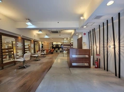 美容室居抜き店舗　　造作譲渡代金無しです　そのままお使い頂けます外観