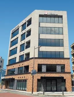 逗子葉山駅前·逗子市役所となり·角地！総タイル張り·RC造。（分割相談可能）外観