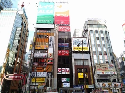 新宿駅 徒歩3分 スケルトン物件 【業種相談】外観