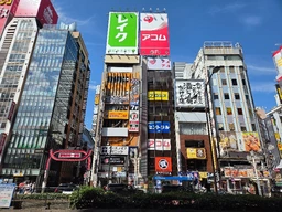 新宿駅 徒歩3分 スケルトン物件 【業種相談】外観