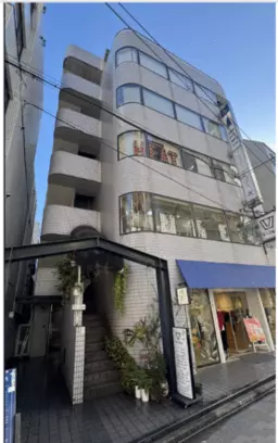 渋谷駅 徒歩1分 前テナント：アパレル　１階路面物件 【飲食不可】看板取付スペースあり外観