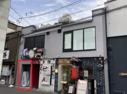 三条駅 徒歩6分 2F専用階段有 現況:クラブ・キャバクラ 飲食居抜き物件 【重飲食可】外観
