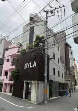 西麻布交差点至近!地下二層·地上一階の括貸し業態相談可!