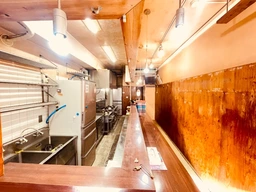 新高円寺駅 徒歩5分 青梅街道沿いの小箱ラーメン店居抜き物件 【飲食可】外観