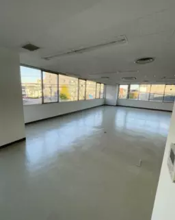 ■山手駅 徒歩24分、 バス停 本牧⼆丁⽬ 停歩1分 現況:その他 その他居抜きなど物件 【飲食不可】外観