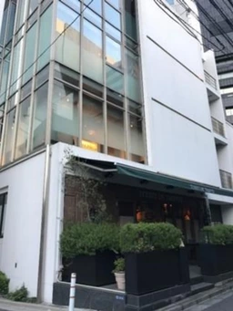 ≪外苑前駅 徒歩2分｜2階・117.37㎡｜業種相談≫