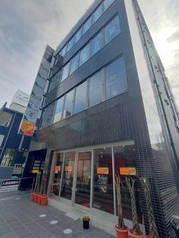 越谷駅 徒歩1分◆ホームからも見える築浅物件◆敷金1ヶ月◆飲食専用ビル◆重飲食相談可◆飲食以外不可◆一括も募集中◆