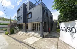 【表参道駅３分】９９坪１〜３階一括。外装、看板設置ご相談可能。【軽飲食相談程度】