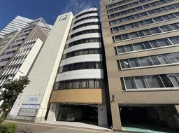 新大阪駅 徒歩5分 新御堂筋沿い 1F事務所仕様物件 【飲食不可】外観