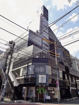 新宿駅 徒歩7分 B1F〜1F スケルトン物件 人通り大量【何業も可】〇〇