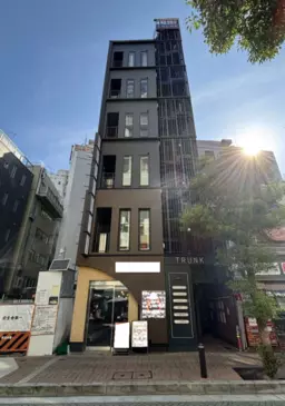 麻布十番駅 徒歩2分 麻布十番商店街沿い1F〜2F一括貸し ドーナツ店居抜き物件【飲食可】