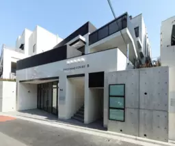 ≪原宿駅 徒歩7分｜2階・117.28㎡｜業種相談≫外観