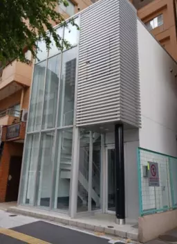 大塚駅 徒歩8分 国道沿い ガラスウォール 1F〜2F一棟貸し物件【軽飲食可】外観